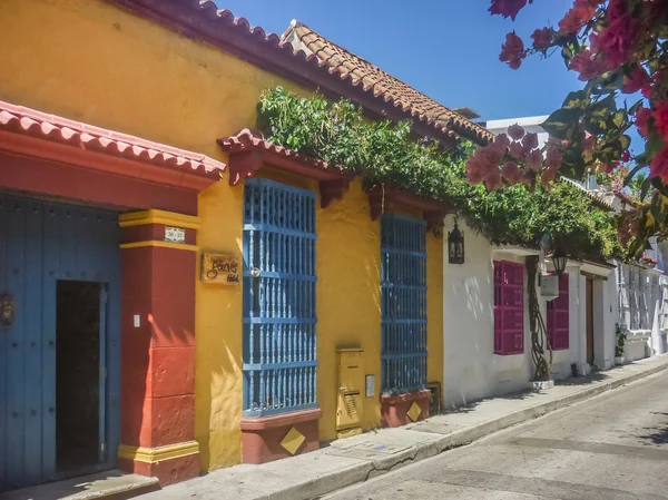 Koloniale stijl kleurrijke huizen in Cartagena de Indias Colombia — Stockfoto