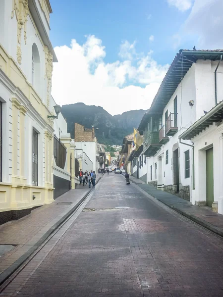 Traditional Street på historiska centrum av Bogota Colombia — Stockfoto