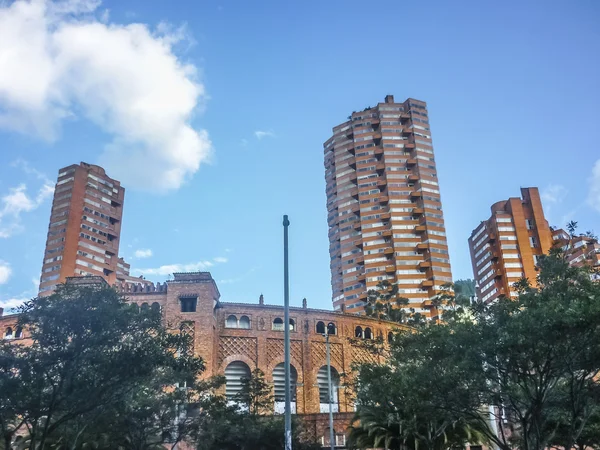 Scena urbana di architettura eclettica a Bogotà Colombia — Foto Stock