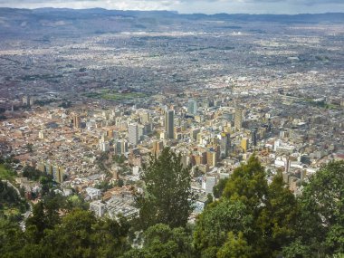 Bogota Monserrate Tepesi'nden havadan görünümü