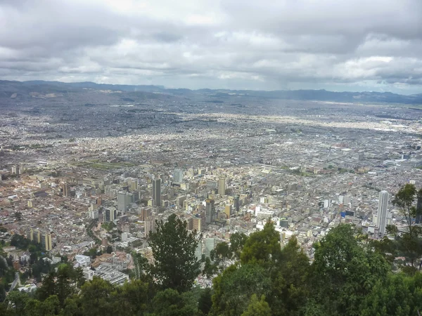 Luchtfoto van Bogota van Monserrate Hill — Stockfoto