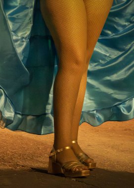 Montevideo, Uruguay 'daki ünlü Llamadas karnaval kutlamaları sırasında orta boy Candome Bacak Karşılaştırması..