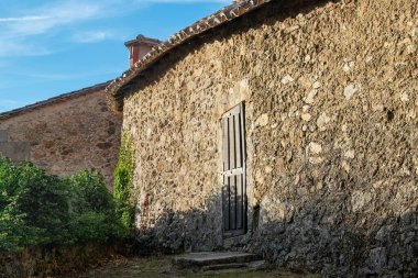 La Ancianita 'nın dış cephesi, İspanya' nın en antika bulanıklığı, Bejar, Castille ve Leon 'daki yer belirleyici, İspanya