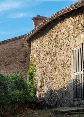 La Ancianita 'nın dış cephesi, İspanya' nın en antika bulanıklığı, Bejar, Castille ve Leon 'daki yer belirleyici, İspanya