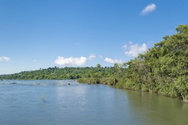Şeytan boğaz yolunu Iguazu Parkı'nda düşüyor