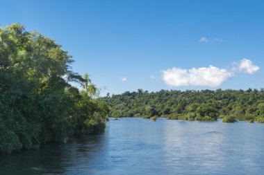 Şeytan boğaz yolunu Iguazu Parkı'nda düşüyor