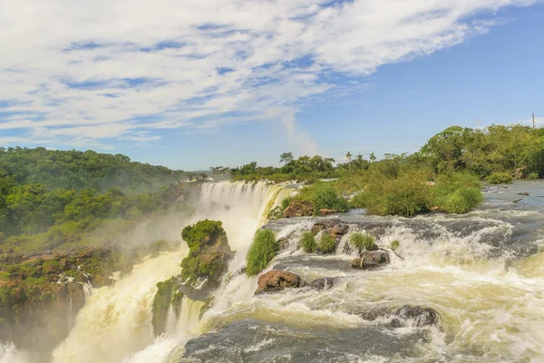 Paysage des cascades au parc Iguazu — Photo