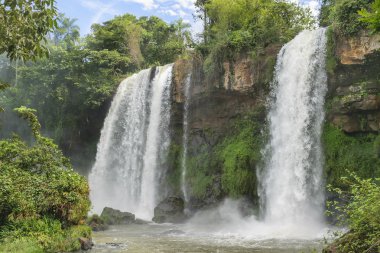 Iguazu Şelaleleri düşük açılı görünüş