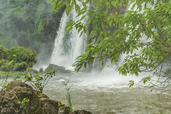 Iguazu Park vízesés táj — Stock Fotó