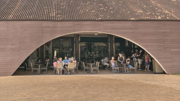 People at Restaurant in Iguazu Park Entrance — Stock Photo, Image