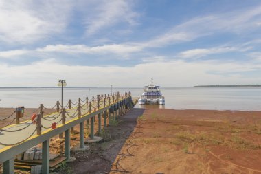 Parana Nehri Quay adlı turistik tekne