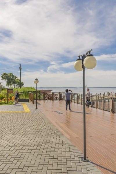 Pequeño muelle en el parque de la presa de Itaipú en Brasil —  Fotos de Stock