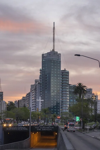 Montevideo solnedgång stadsbilden — Stockfoto