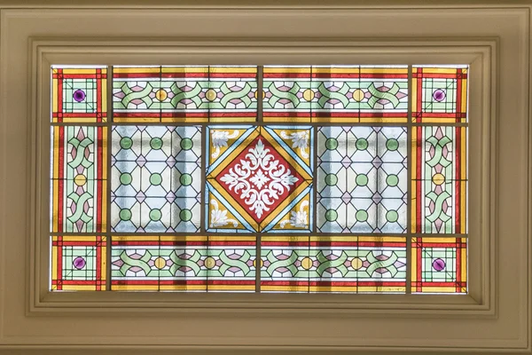 Geometryczną dekoracją Witraż okna dachowe — Zdjęcie stockowe