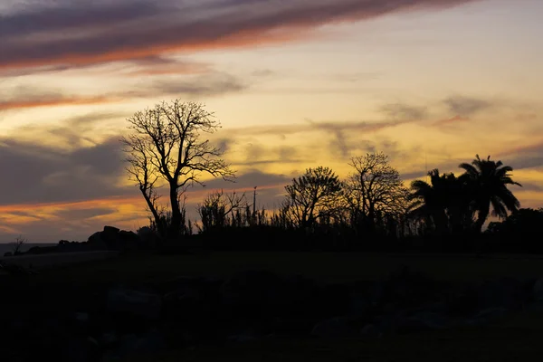 Cena do pôr do sol no calçadão em Montevidéu Uruguai — Fotografia de Stock