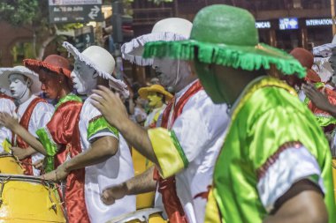 Uruguay Karnaval Geçidi 'nde Candombe Davulcuları Grubu