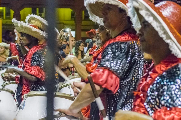 ウルグアイのモンテビデオのカーニバルのパレードを創刊 — ストック写真