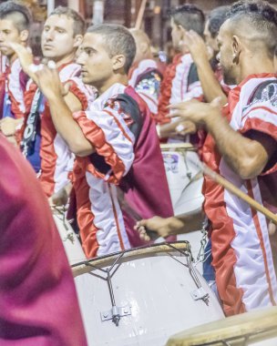 Uruguay Karnaval Geçidi 'nde Candombe Davulcuları Grubu