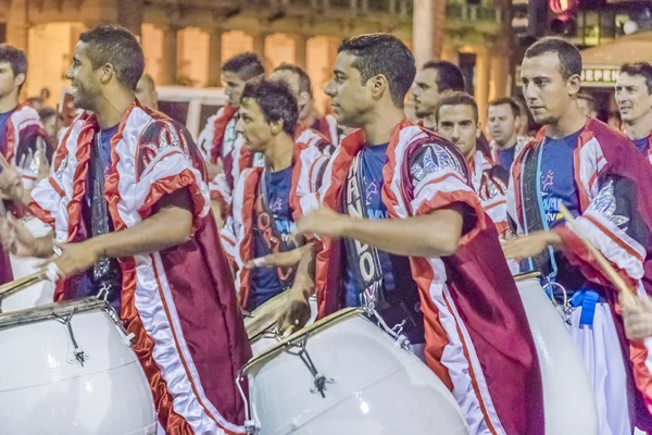 Candombe Drummers集团，乌拉圭嘉年华游行 — 图库照片