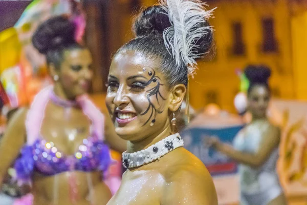 Bliska strzelać Kostied Woman Dancer w: Carnival Parade of Urugu — Zdjęcie stockowe