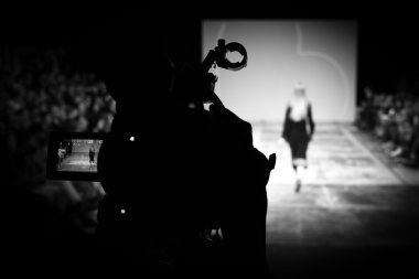 Fashion Show Tv radyo yayını