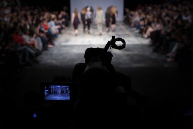 Fashion Show Tv radyo yayını
