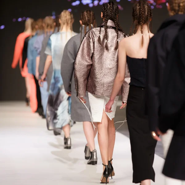 Defile, bir Catwalk olay