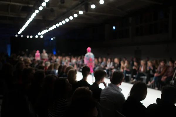 Fashion Show, een Catwalk Event — Stockfoto