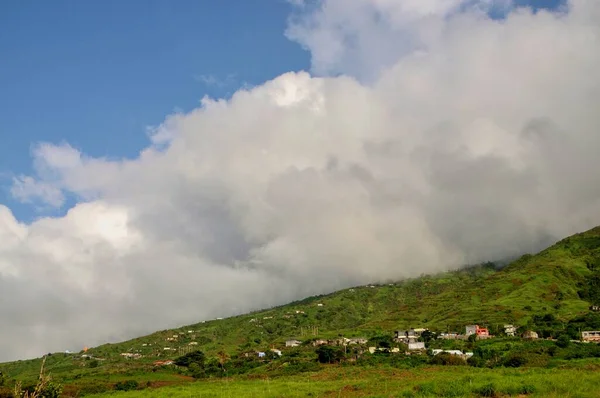 Molnbildningen Rör Sig Över Staden Sao Jorge Fogo Cabo Verde — Stockfoto