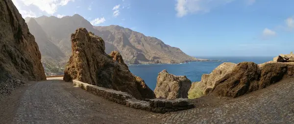 Cobblestone Road Objímá Hornaté Pobřeží Brava Cabo Verde Své Cestě — Stock fotografie