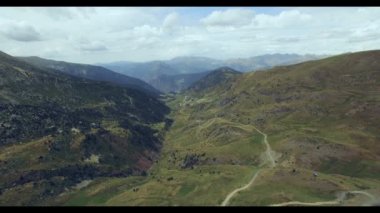 Andorra Encamp dağlar - kaydedilen drone ile 4 k video 24 fps