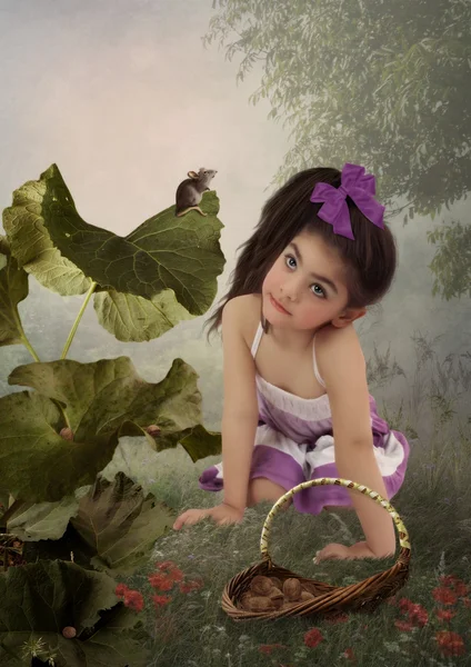 Little girl and mouse in  forest — Stock Photo, Image