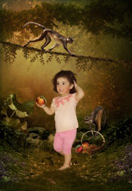 Sürpriz küçük kız maymuna benziyor