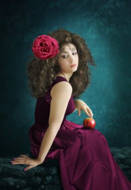 saç gül desenli elbiseli kız