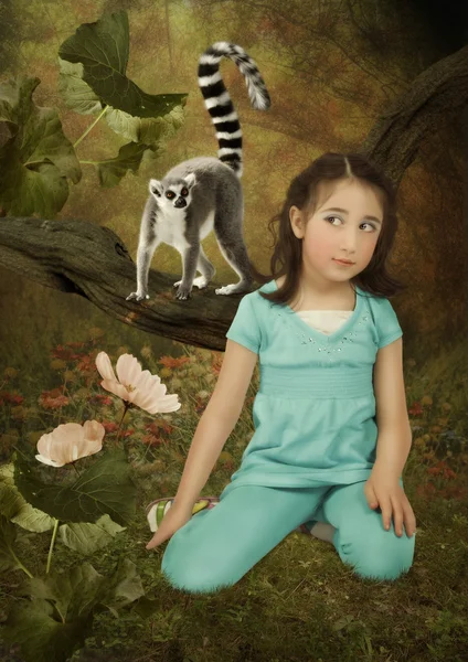 Bambina e lemure — Foto Stock