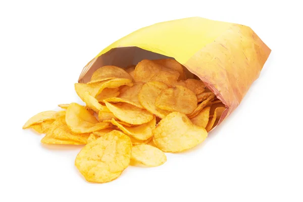 Kartoffelchips auf weißem Hintergrund — Stockfoto