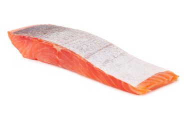 Beyaz zemin üzerine somon