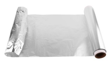 Beyaz arkaplanda izole edilmiş bir alüminyum folyo rulosu