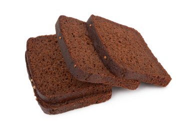 İzole edilmiş beyaz arka planda çavdar ekmeği dilimlenmiş.