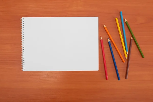 Placa de xadrez isolado em um branco — Fotografia de Stock