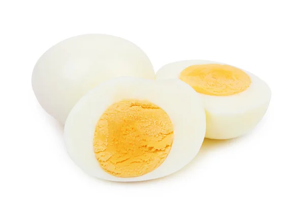 Kokt ägg på vit — Stockfoto