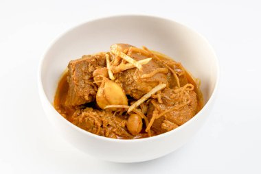 Kuzey Tayland köri soslu domuz eti, köri sosu.