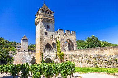 etkileyici Ortaçağ Cahors Valentre Köprüsü