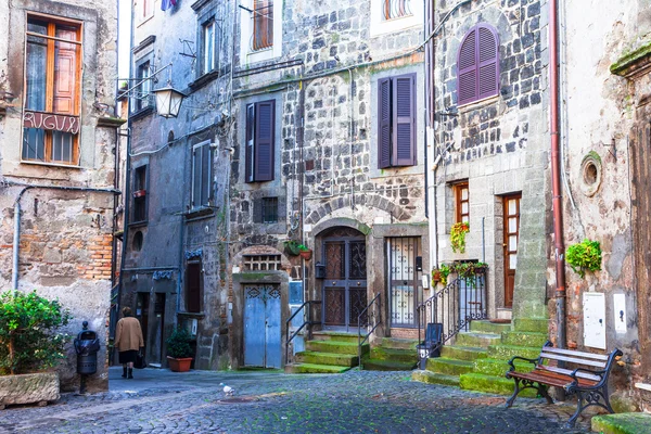 Autentiska charmiga medeltida byar i Italien — Stockfoto