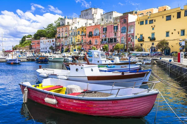 Vívida hermosa isla de Procida, Italia — Foto de Stock