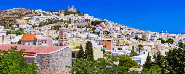 Serie Colores de Grecia - Syros - ciudad viva de Ermoupoli . — Foto de Stock