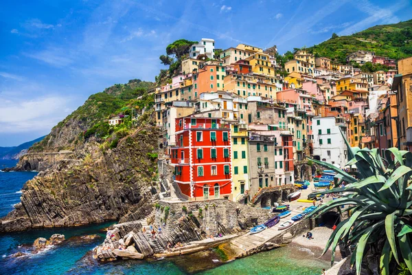 İtalya - renkli Riomaggiore Cinque terre içinde güzel yerleri — Stok fotoğraf