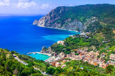 İtalyan tatilleri - Monterosso al Mare pitoresk sahne - Cinque terre
