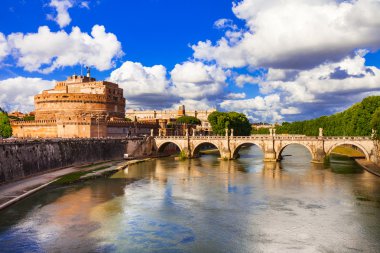 İtalya - kale Sant Angelo Roma'da yerlerinden