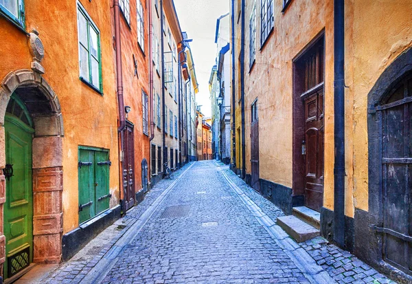 Charmant colorfu rues étroites de la vieille ville de Stockholm, Suède — Photo